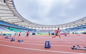 田径总决赛焦点战：海滨天狼队淘汰对手川蜀白虎队，外线火力全开。更衣室氛围正向的简单介绍-开云直播官网